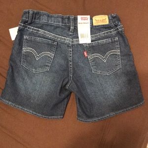 Levis regular midi short